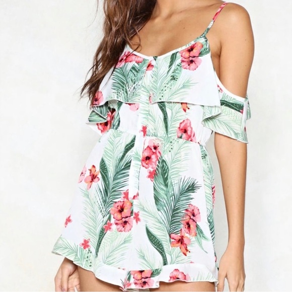NWOT Nasty Gal Collection Keep a Cool Head Palm Romper Hawaiian Floral Size 2 - Picture 1 of 13